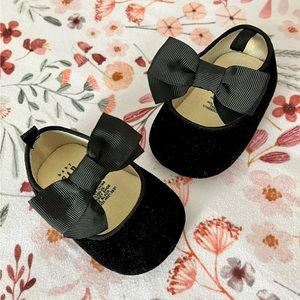 Baby gap Bow Velvet Flats 0-3M